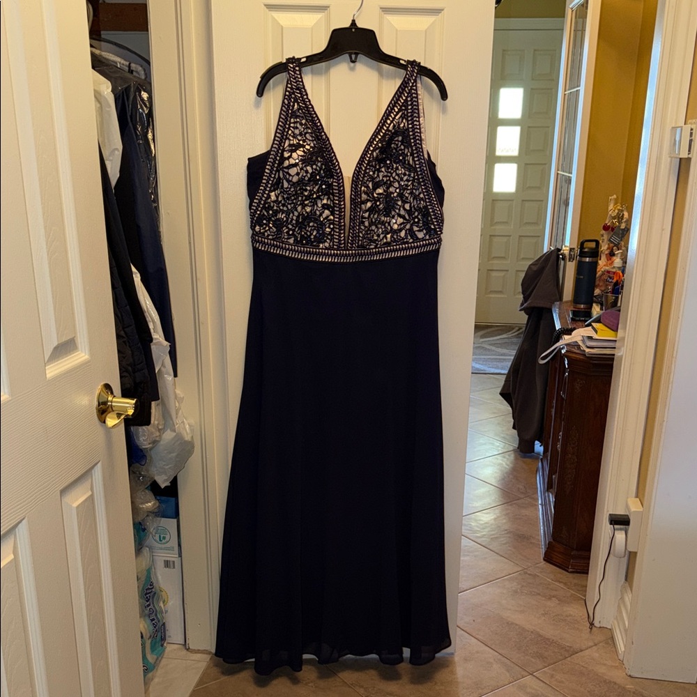 Elegant Evening Dress- Sz XXL